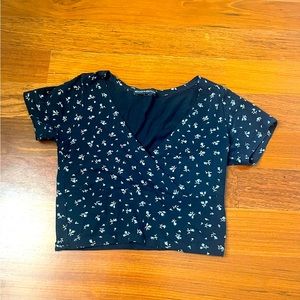 Brandy Melville navy blue crop top (xs)